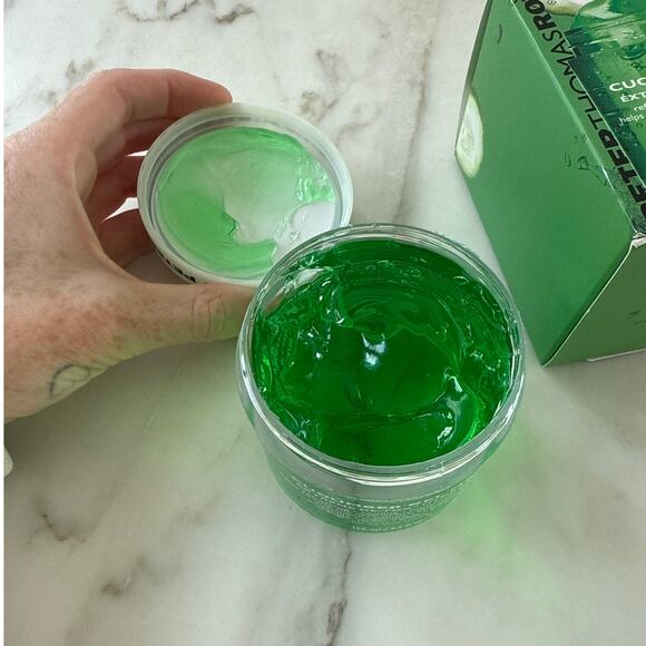 Peter Thomas Roth Cucumber Gel Mask 5.1 fl oz - Picture 2 of 2